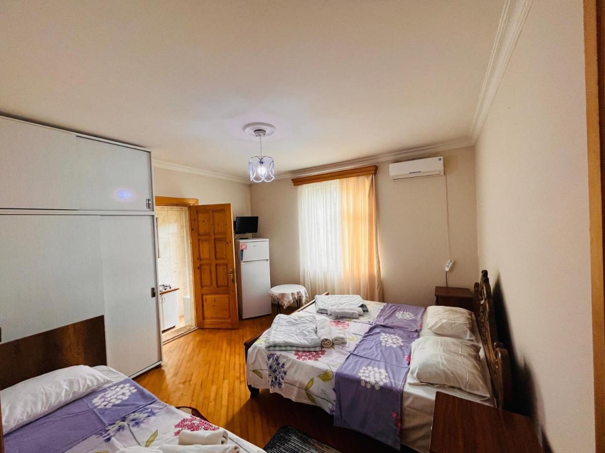 Dato'S Guesthouse Makhinjauri Bagian luar foto
