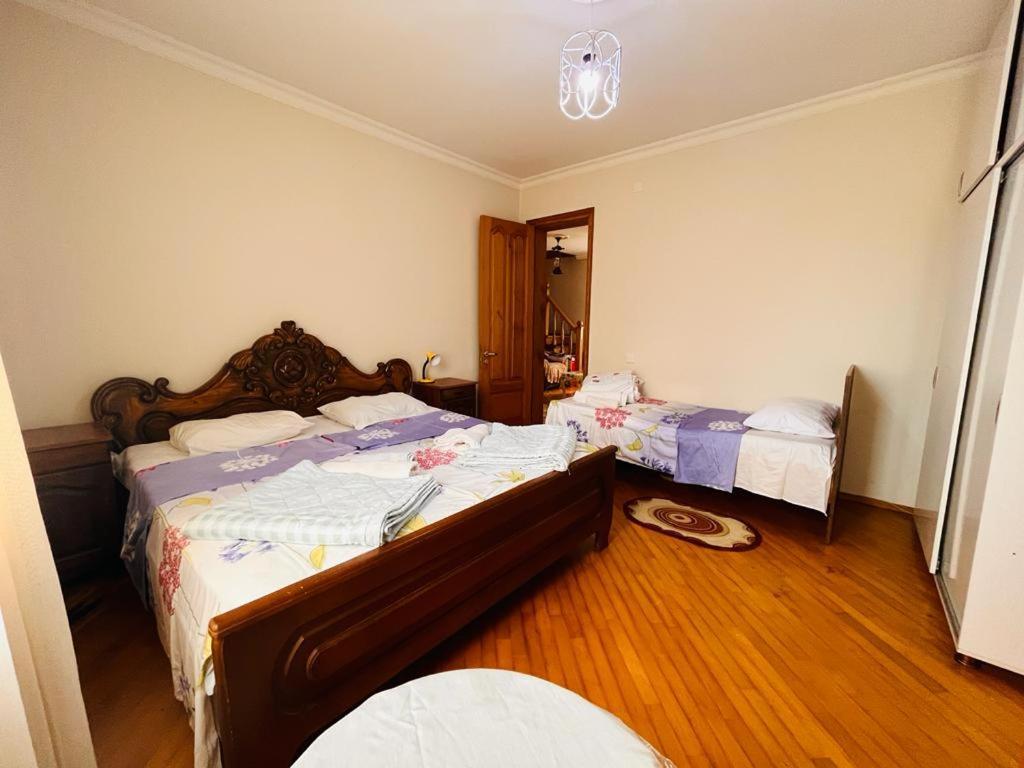 Dato'S Guesthouse Makhinjauri Bagian luar foto