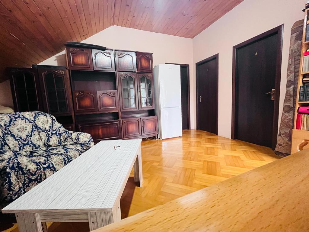 Dato'S Guesthouse Makhinjauri Bagian luar foto
