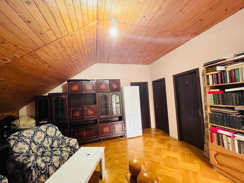 Dato'S Guesthouse Makhinjauri Bagian luar foto