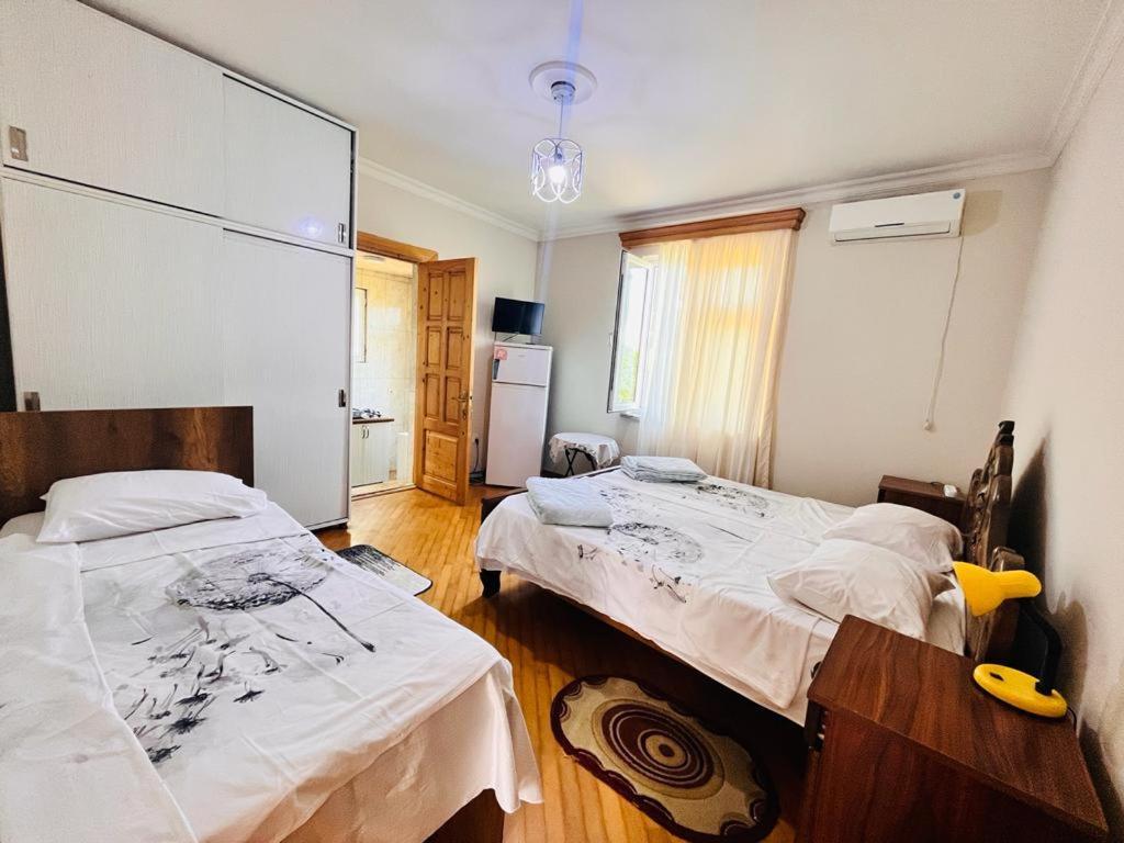 Dato'S Guesthouse Makhinjauri Bagian luar foto