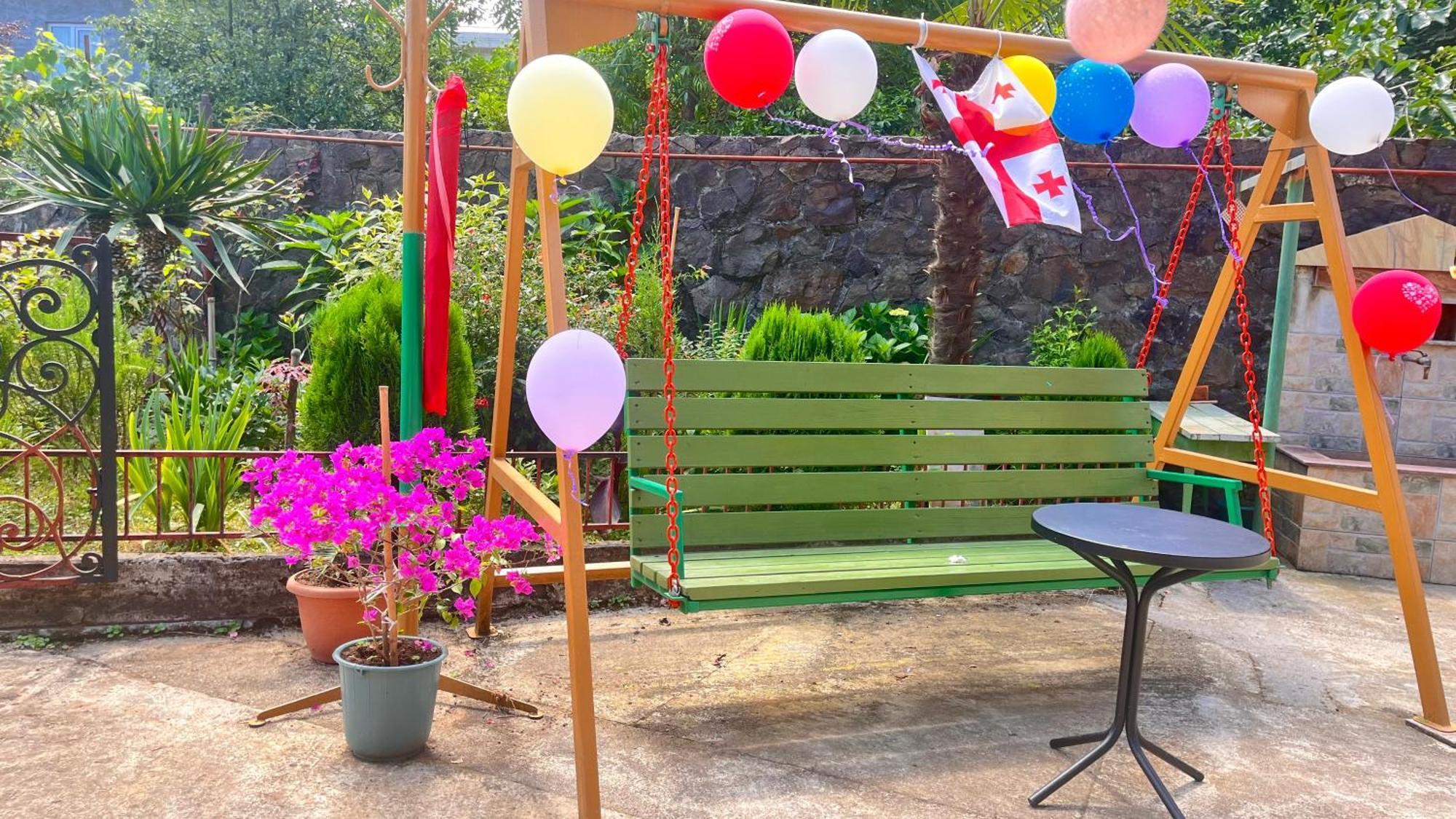 Dato'S Guesthouse Makhinjauri Bagian luar foto